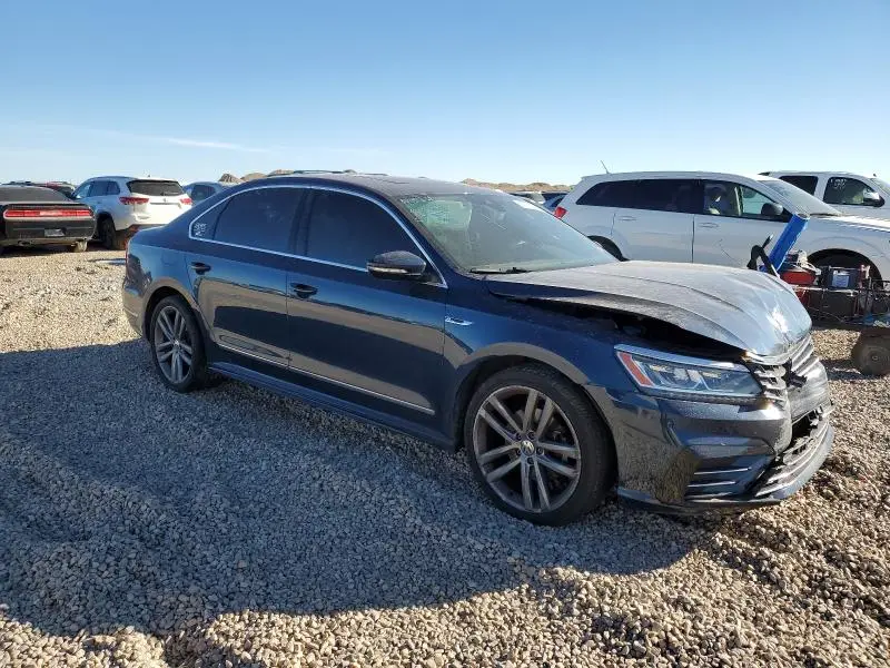 2019 VOLKSWAGEN PASSAT SE R-LINE  