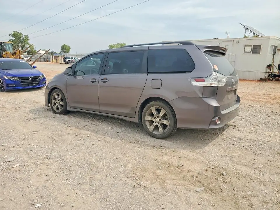 2011 TOYOTA SIENNA SPORT  
