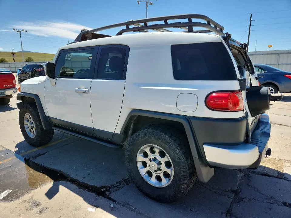 2011 TOYOTA FJ CRUISER BASE  