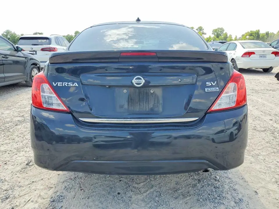 2018 NISSAN VERSA SV  