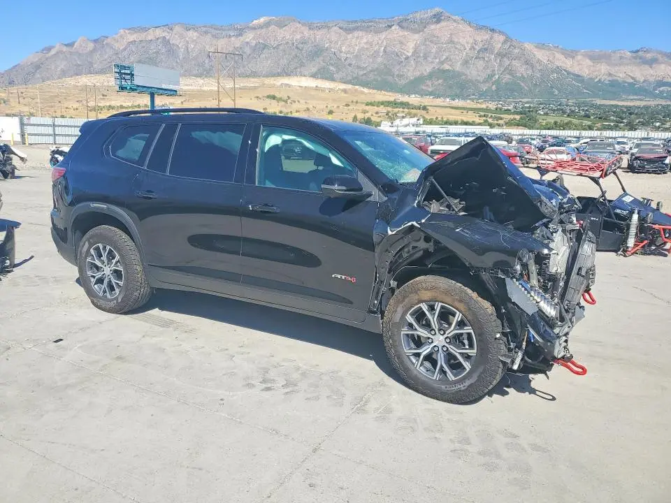 2026 GMC ACADIA AT4  