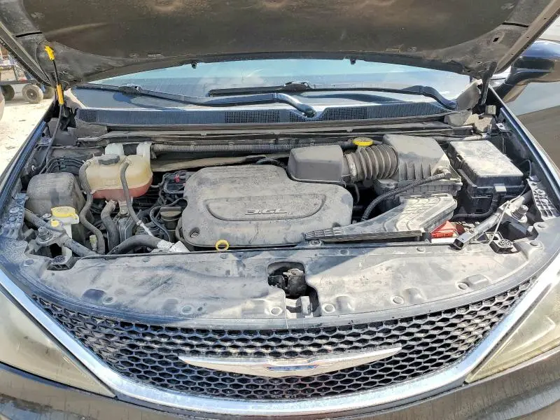 2017 CHRYSLER PACIFICA LX  