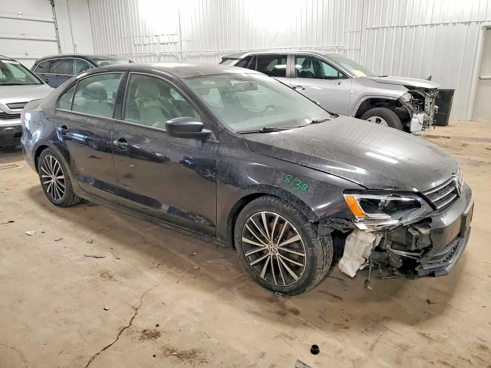 2016 VOLKSWAGEN JETTA SPORT  