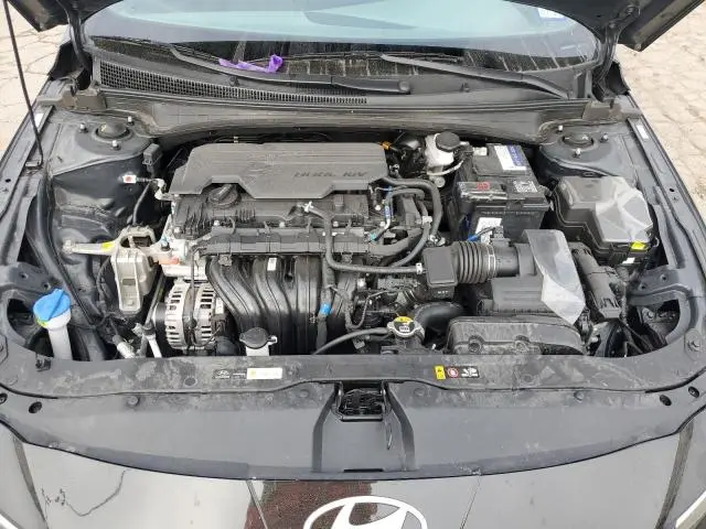 2024 HYUNDAI ELANTRA SE  