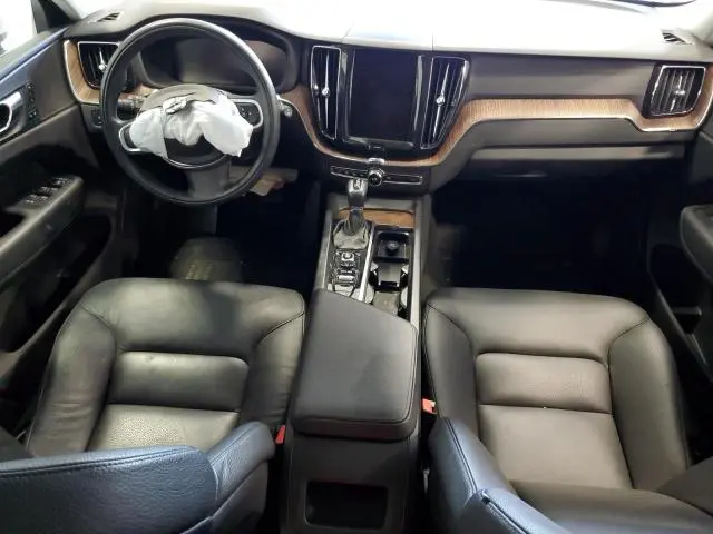 2021 VOLVO XC60 T5 MOMENTUM  