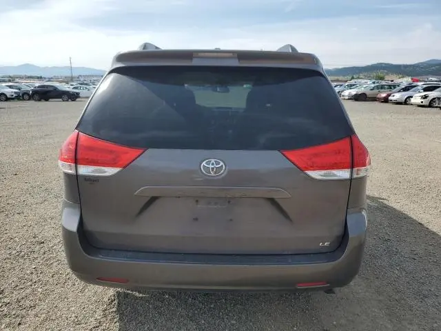 2011 TOYOTA SIENNA LE  