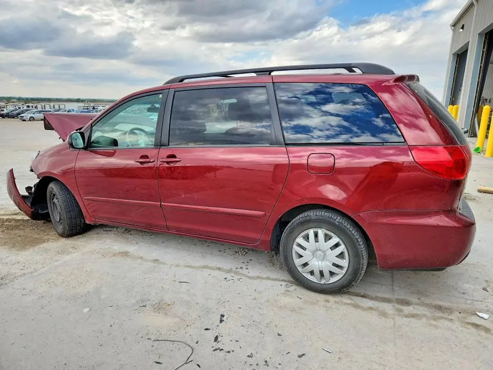 2010 TOYOTA SIENNA LE 7-PASSENGER  