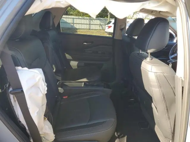 2024 NISSAN PATHFINDER SL  