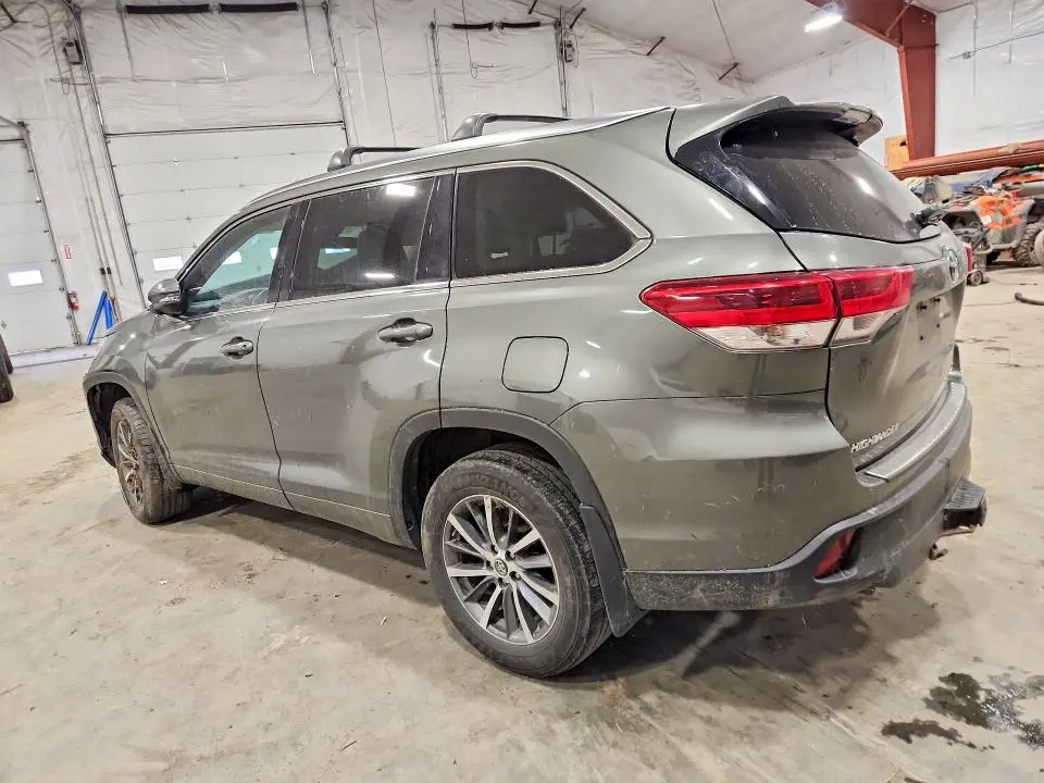 2017 TOYOTA HIGHLANDER XLE  