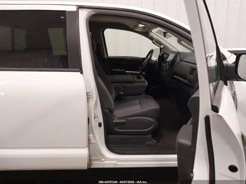 2024 NISSAN TITAN SV 4X4