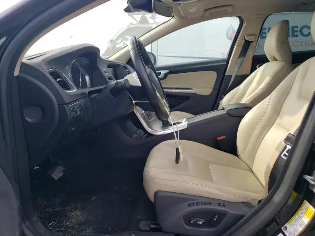 2017 VOLVO V60 CROSS COUNTRY PREMIER  