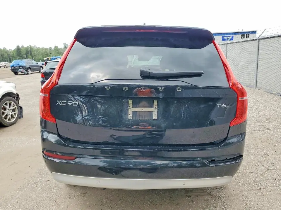 2022 VOLVO XC90 T6 MOMENTUM  