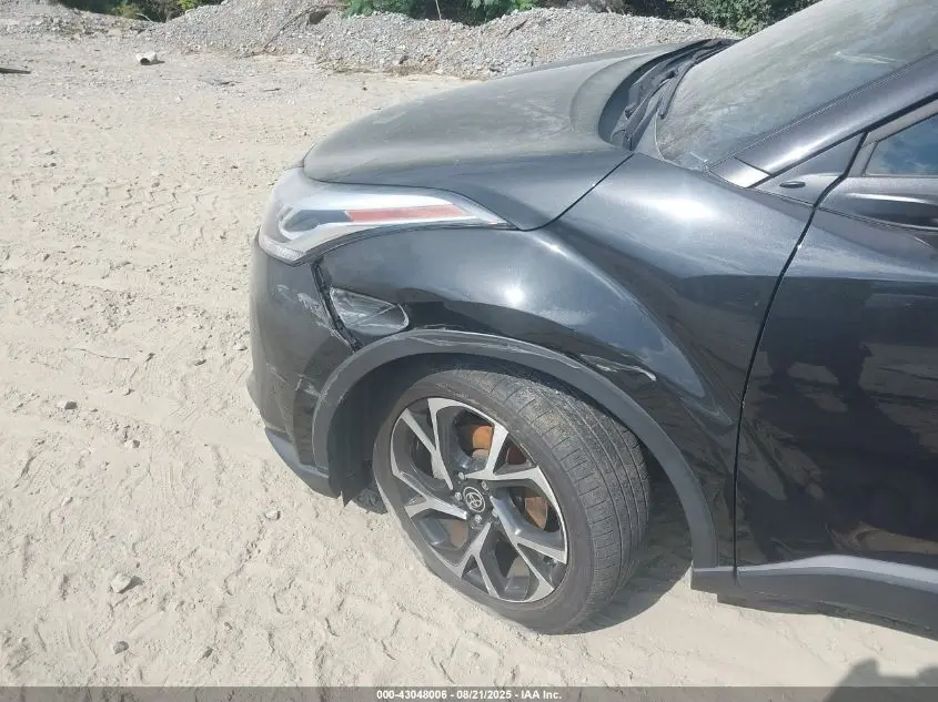 2021 TOYOTA C-HR XLE