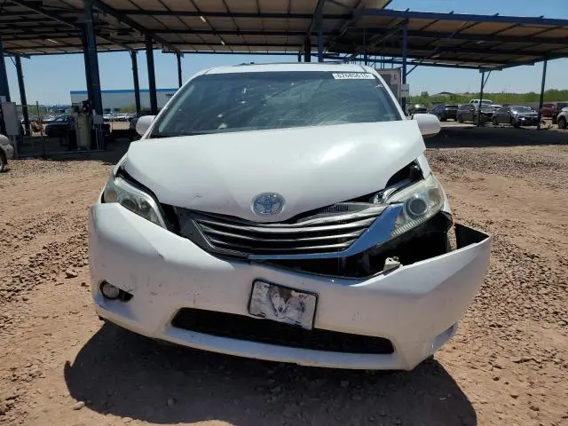 2011 TOYOTA SIENNA XLE  