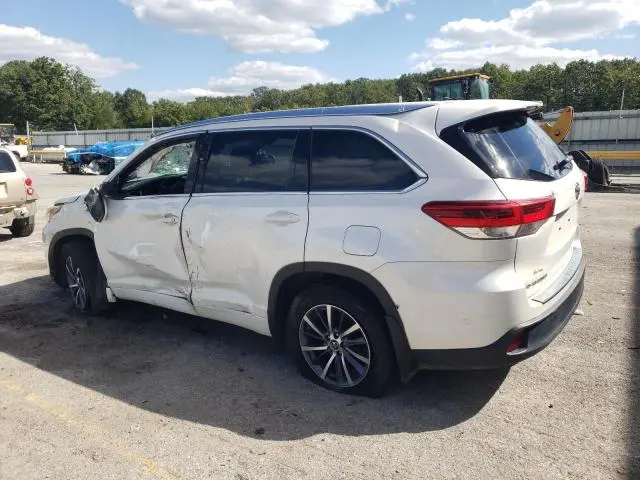 2017 TOYOTA HIGHLANDER SE  
