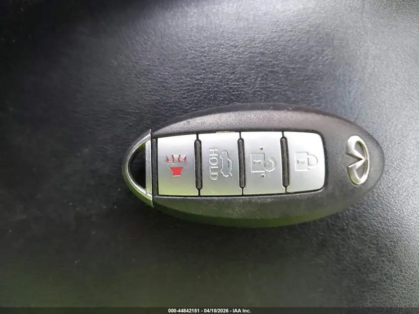 2010 INFINITI G37  