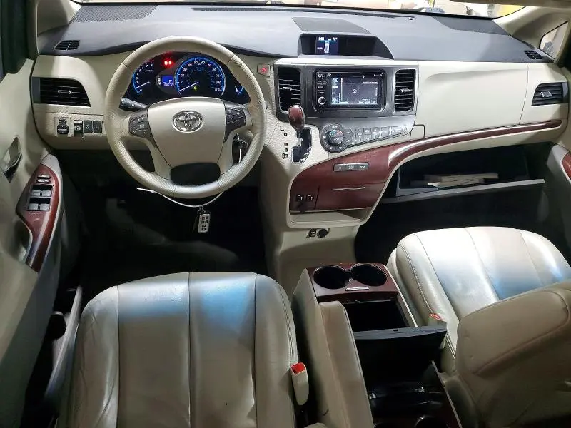 2013 TOYOTA SIENNA XLE 7-PASSENGER  