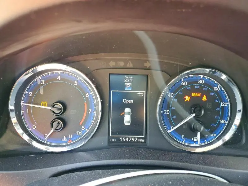2017 TOYOTA COROLLA SE  