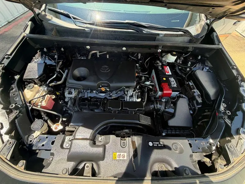 2020 TOYOTA RAV4 XLE  