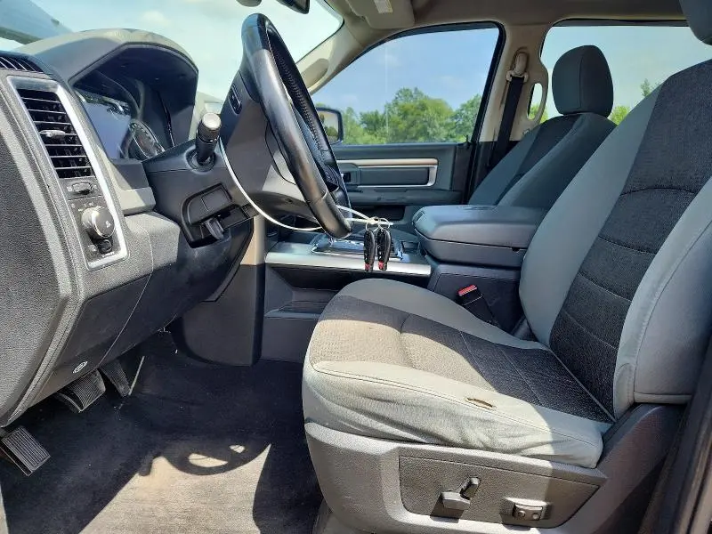 2013 RAM 1500 SLT  