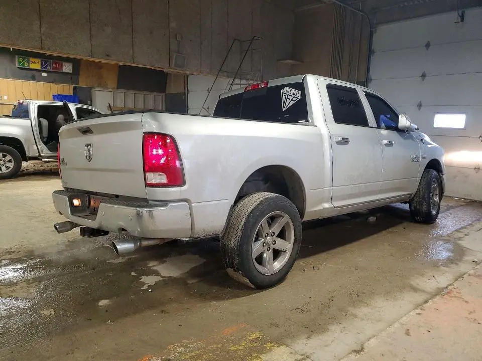 2017 RAM 1500 SLT  
