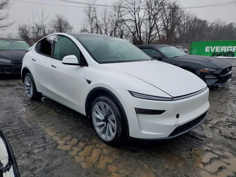 2026 TESLA MODEL Y   