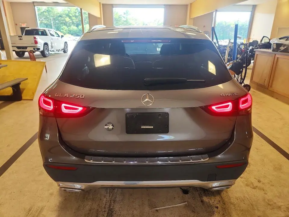 2023 MERCEDES-BENZ GLA 250 4MATIC  