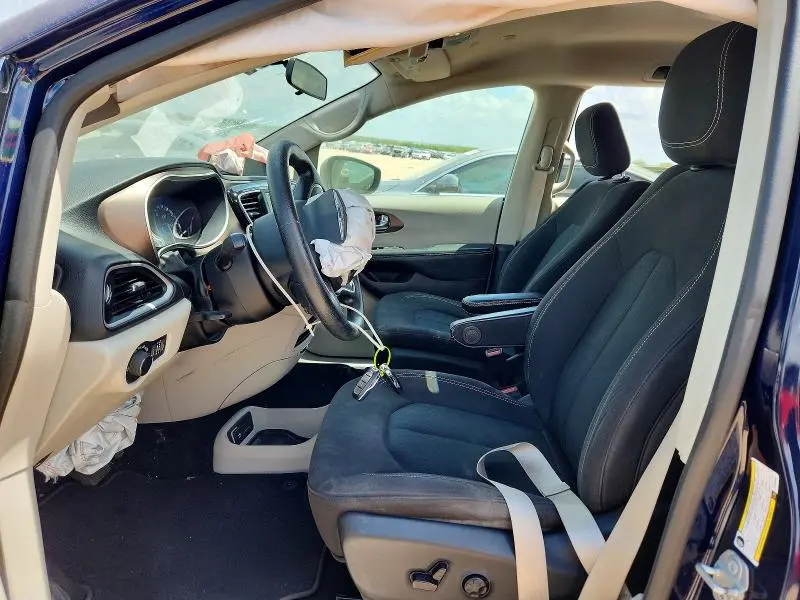 2020 CHRYSLER VOYAGER LX  