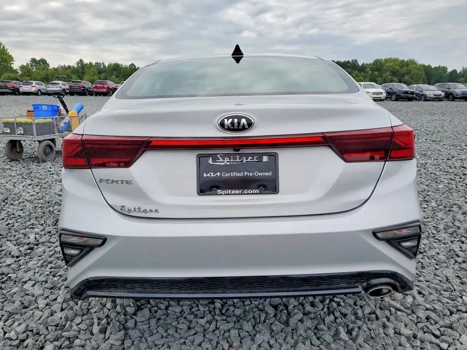 2021 KIA FORTE LXS  