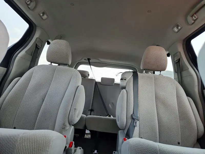 2014 TOYOTA SIENNA LE  
