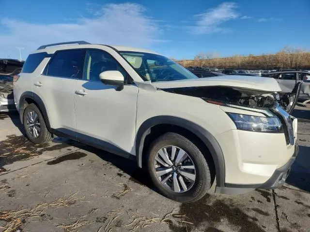 2023 NISSAN PATHFINDER SL  