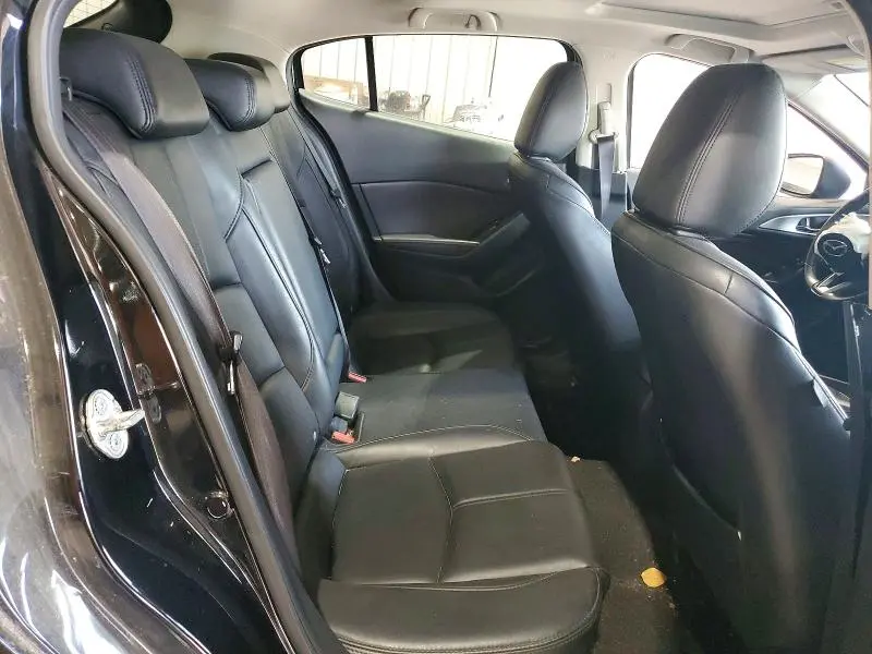 2017 MAZDA 3 TOURING  