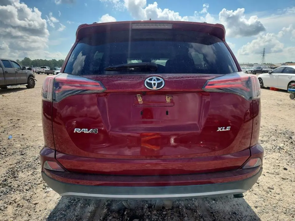 2018 TOYOTA RAV4 XLE  
