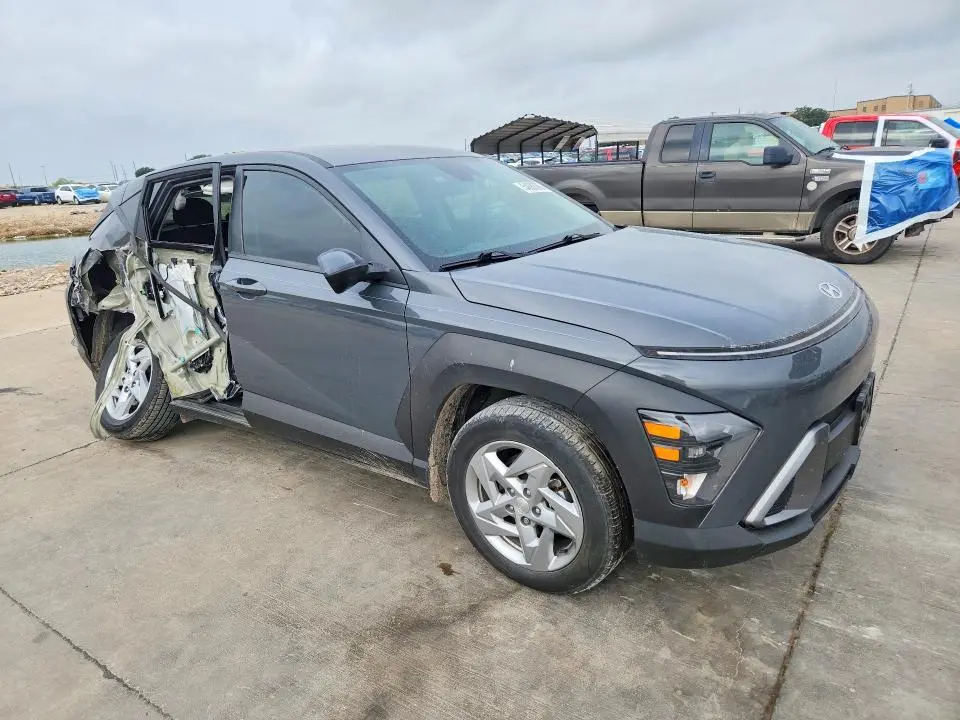 2025 HYUNDAI KONA SE  