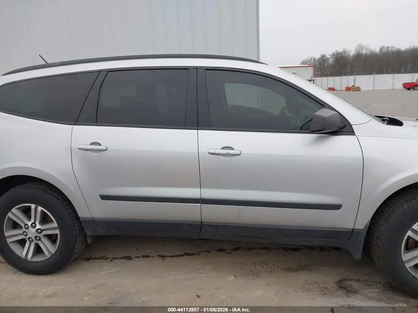 2017 CHEVROLET TRAVERSE LS