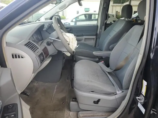 2010 CHRYSLER TOWN & COUNTRY LX  