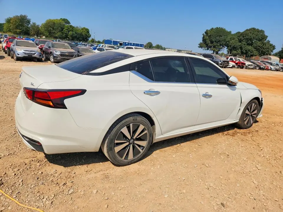 2021 NISSAN ALTIMA SL  