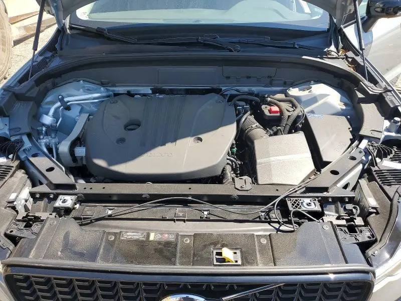 2025 VOLVO XC60 PLUS  