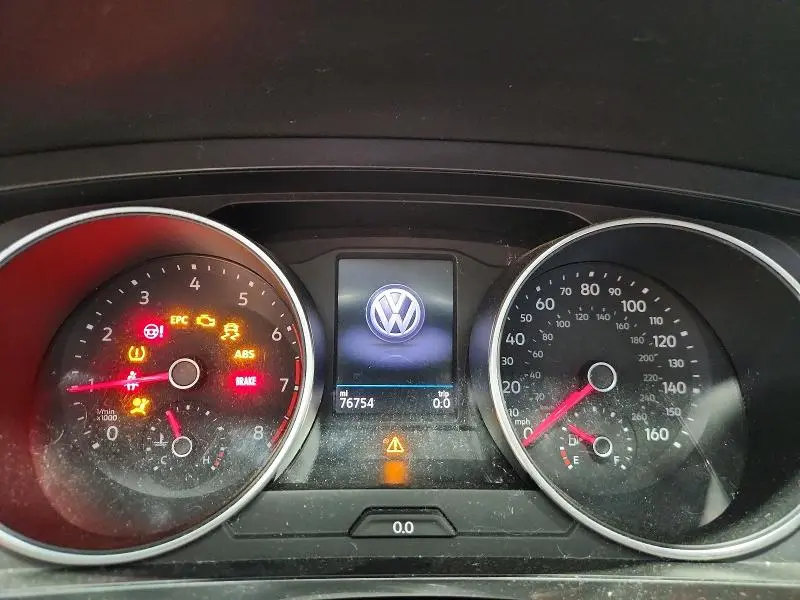 2018 VOLKSWAGEN TIGUAN SE  
