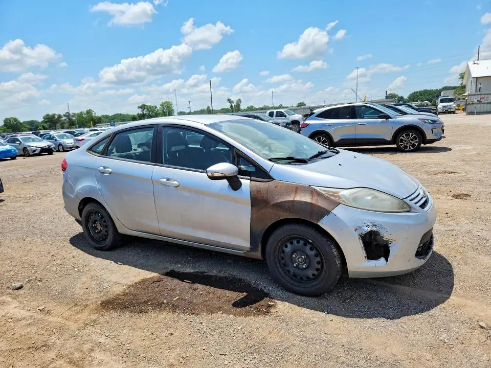 2013 FORD FIESTA SE  