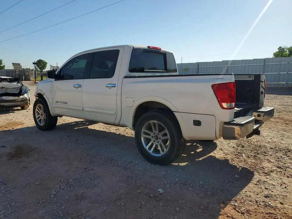 2011 NISSAN TITAN SV  