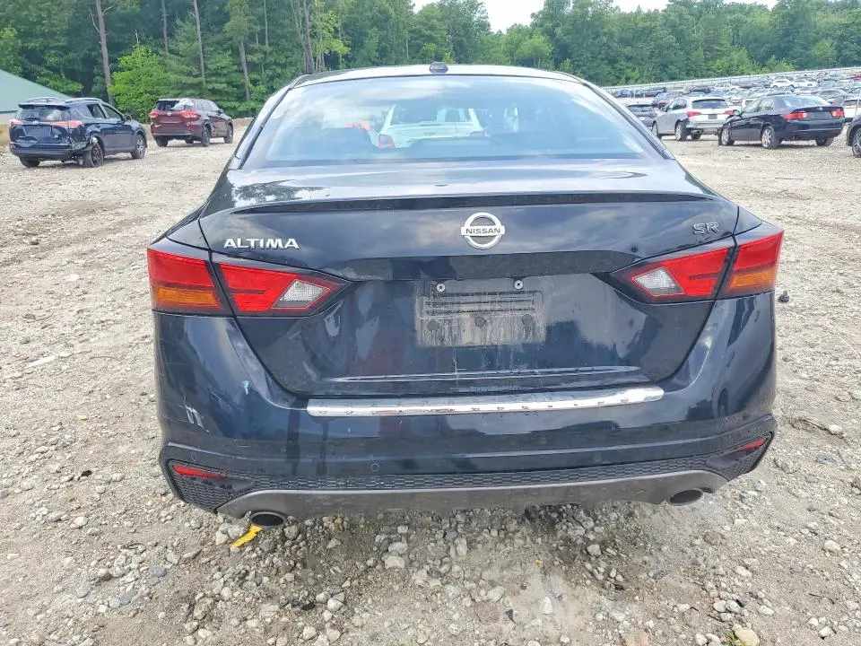 2021 NISSAN ALTIMA SR  