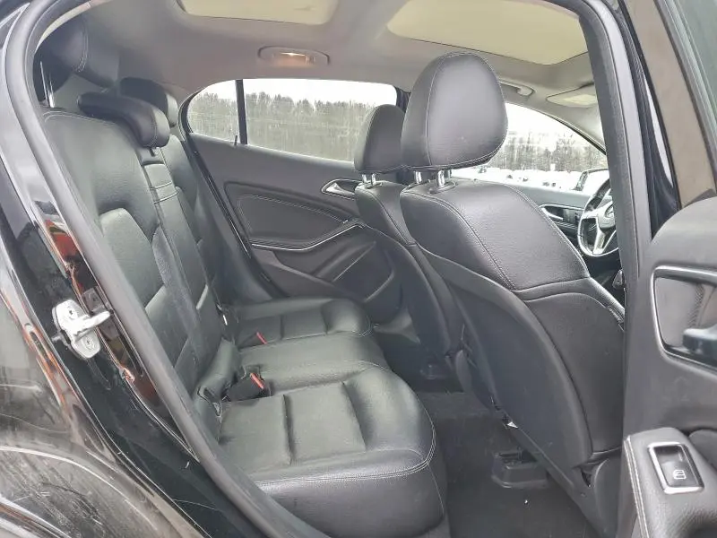 2015 MERCEDES-BENZ GLA 250  