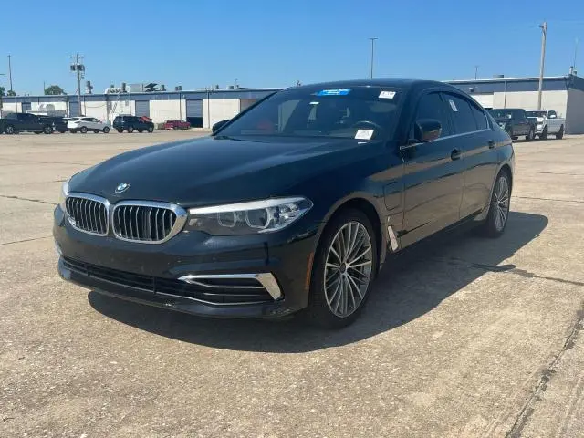 2019 BMW 530E   