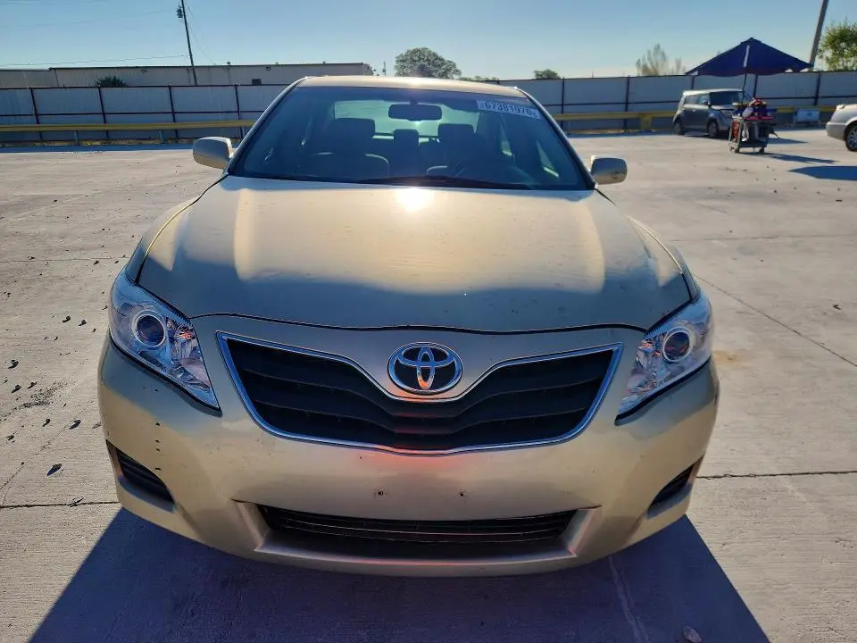 2010 TOYOTA CAMRY LE  