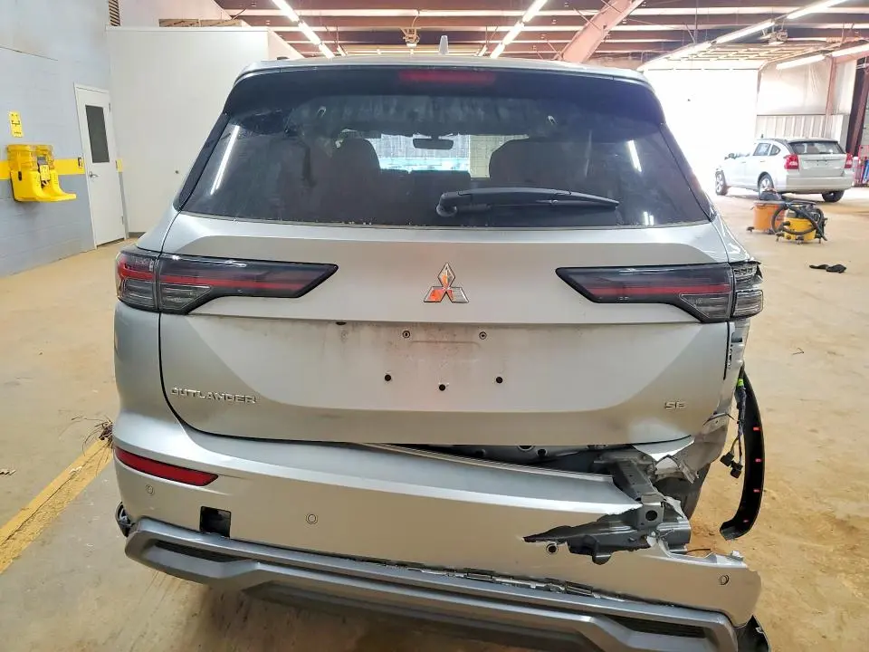 2025 MITSUBISHI OUTLANDER SE  
