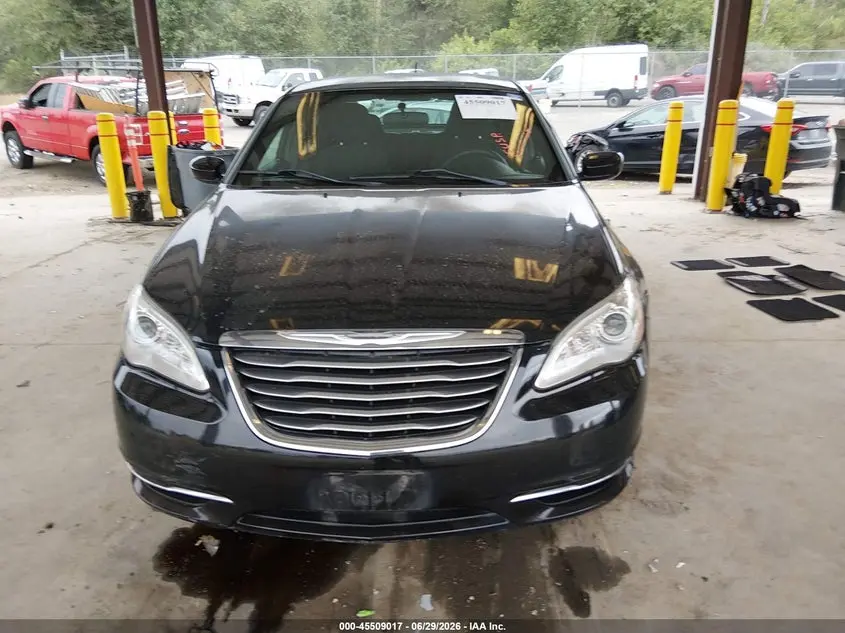 2013 CHRYSLER 200 LX