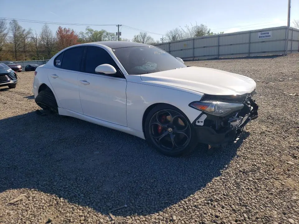 2020 ALFA ROMEO GIULIA TI  