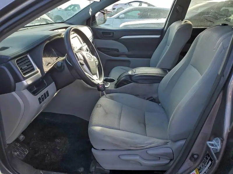 2016 TOYOTA HIGHLANDER LE  