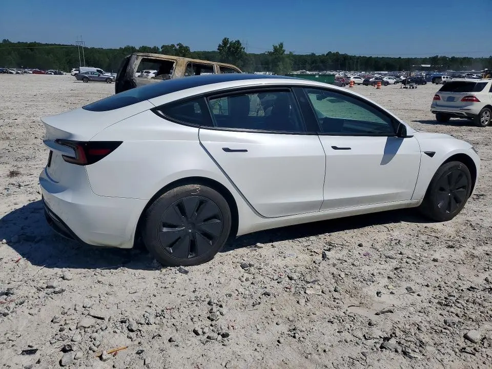 2024 TESLA MODEL 3   